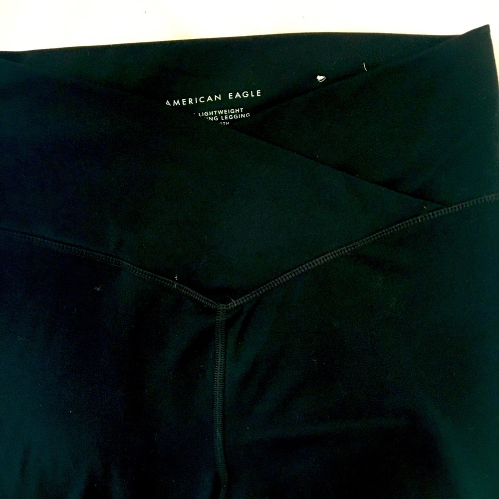 American eagle crossover top black yogas size M 7/8 length